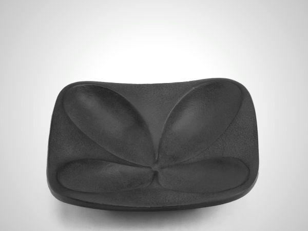 Nambu Tekki Tray - Clover by Tadahiro Baba | Cast Iron Serving Tray
